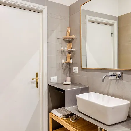 Giulia Apartman Róma